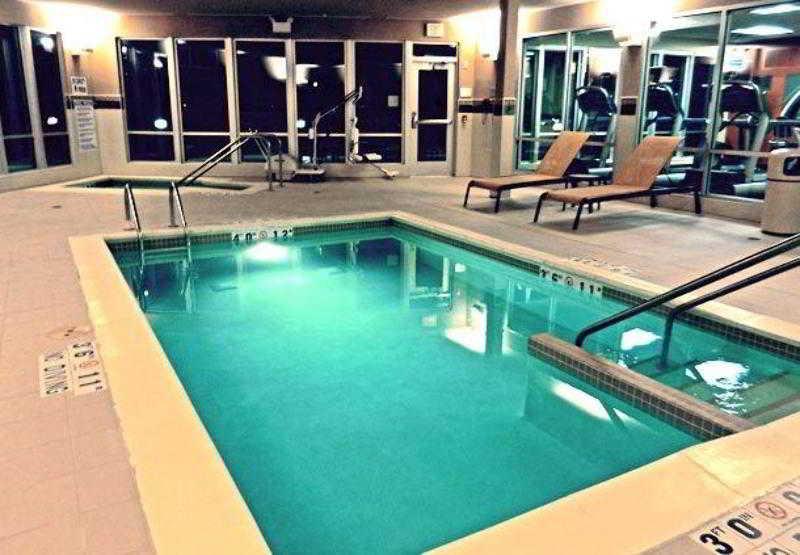 Courtyard Milwaukee Airport Hotel Facilities photo